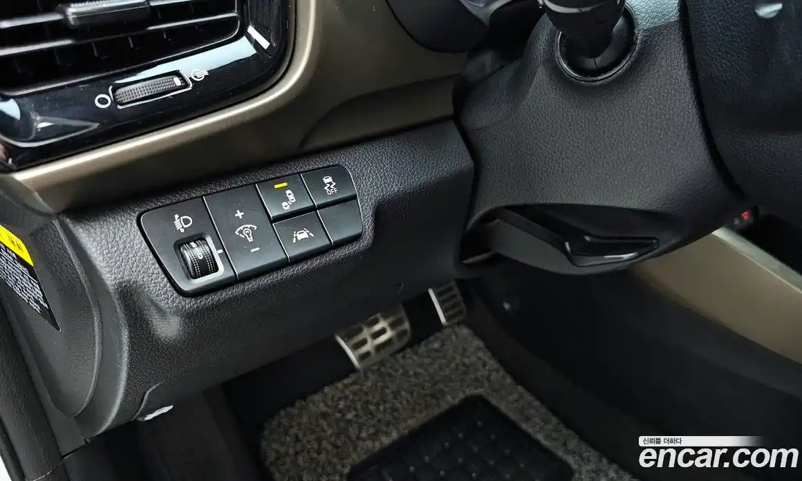 Kia Stonic 2018 1.4 Автомат в Москве № 1173128, фото 17