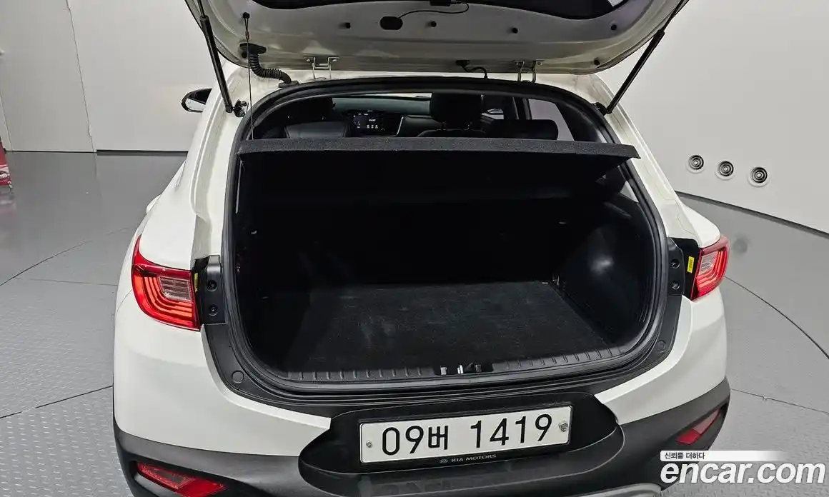 Kia Stonic 2018 1.4 Автомат в Москве № 1173128, фото 20