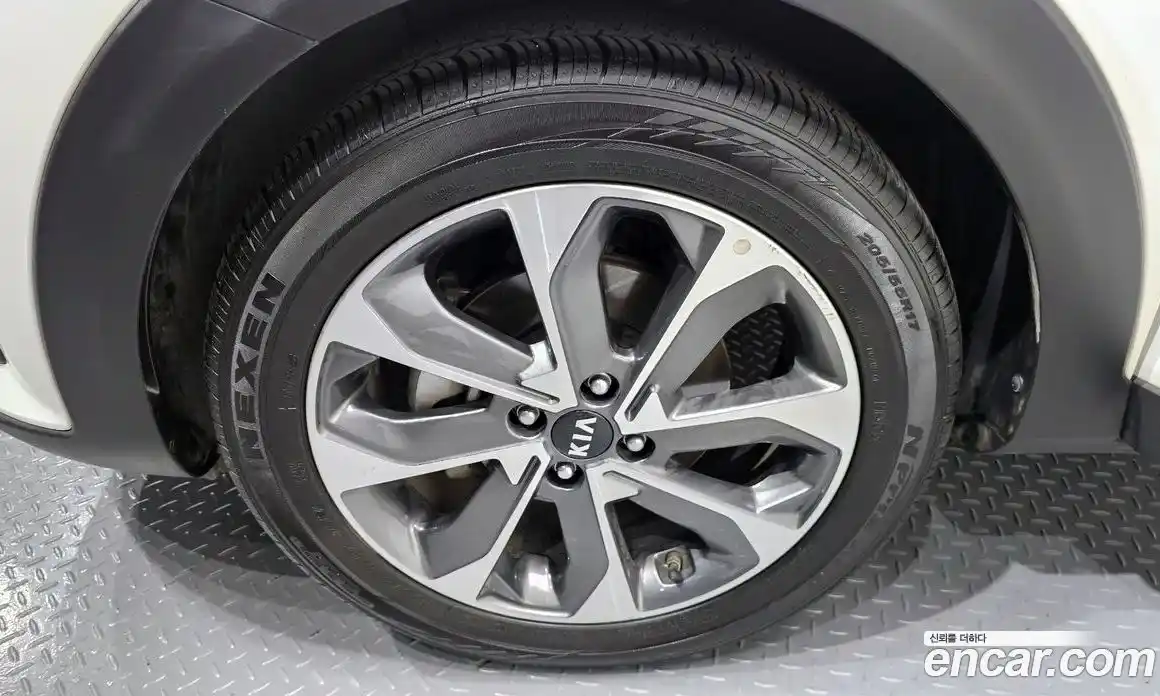 Kia Stonic 2018 1.4 Автомат в Москве № 1173128, фото 5