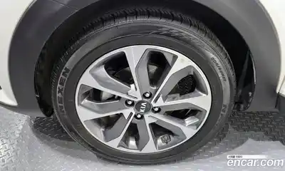 Kia Stonic 2018 1.4 Автомат в Москве № 1173128, миниатюра 5