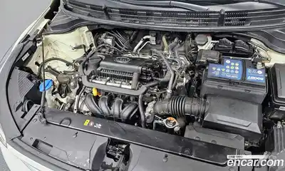 Kia Stonic 2018 1.4 Автомат в Москве № 1173128, миниатюра 6