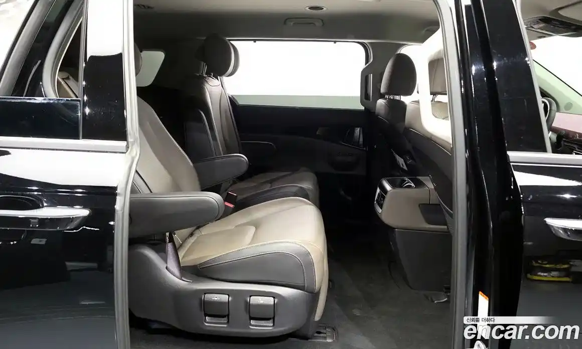 Kia Canival 2024 1.6 Автомат в Москве № 1173189, фото 12