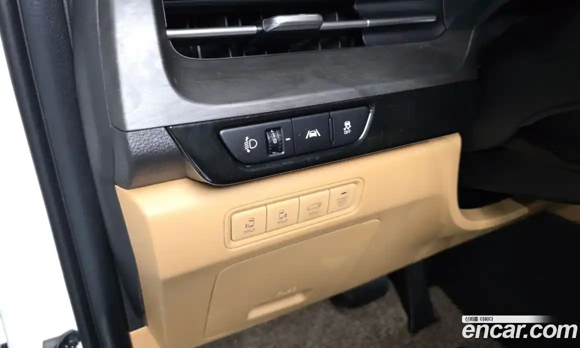 Kia Canival 2023 3.5 Автомат в Москве № 1173205, фото 17