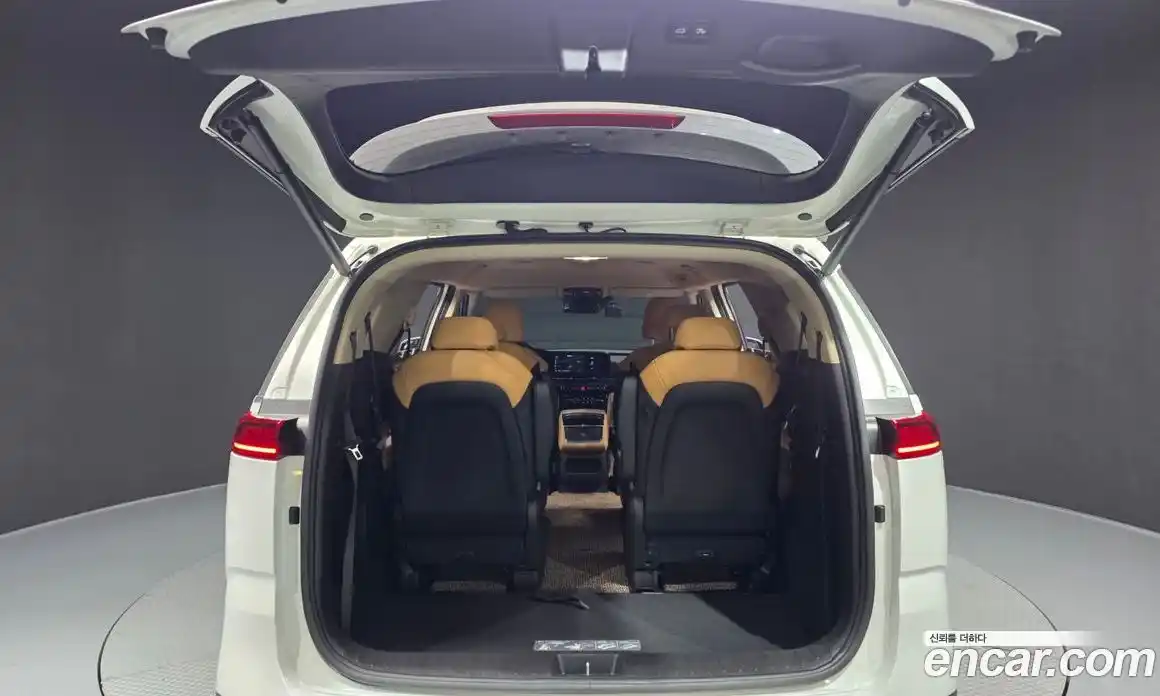 Kia Canival 2023 3.5 Автомат в Москве № 1173205, фото 20