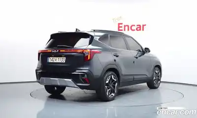 Kia Seltos 2023 1.6 Автомат в Москве № 1173282, миниатюра 2