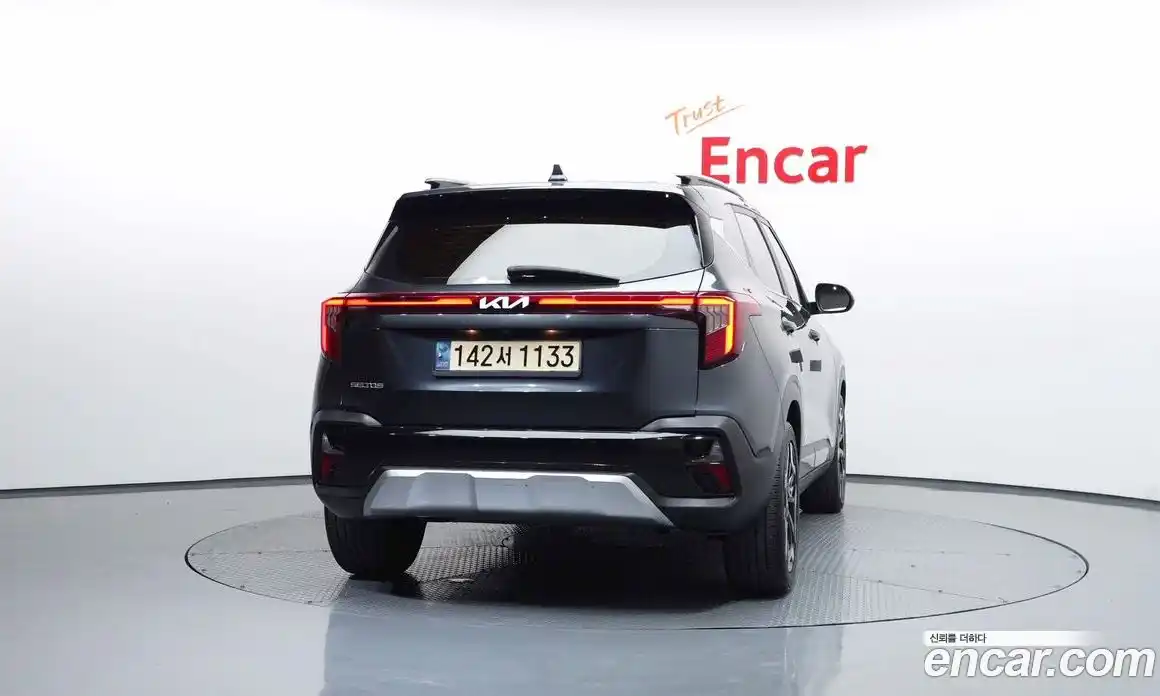 Kia Seltos 2023 1.6 Автомат в Москве № 1173282, фото 4