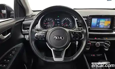 Kia Stonic 2018 1.4 Автомат в Москве № 1173304, миниатюра 12