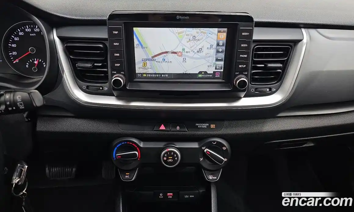 Kia Stonic 2018 1.4 Автомат в Москве № 1173304, фото 13