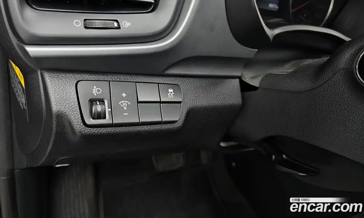 Kia Stonic 2018 1.4 Автомат в Москве № 1173304, фото 16