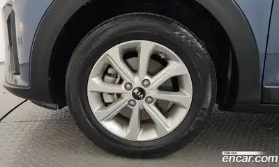 Kia Stonic 2018 1.4 Автомат в Москве № 1173304, миниатюра 4