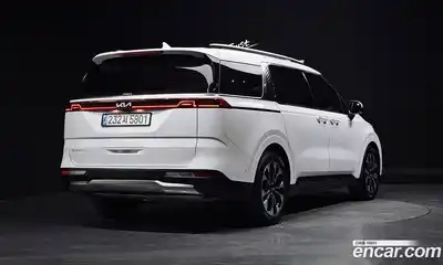 Kia Canival 2023 3.5 Автомат в Москве № 1173310, миниатюра 1