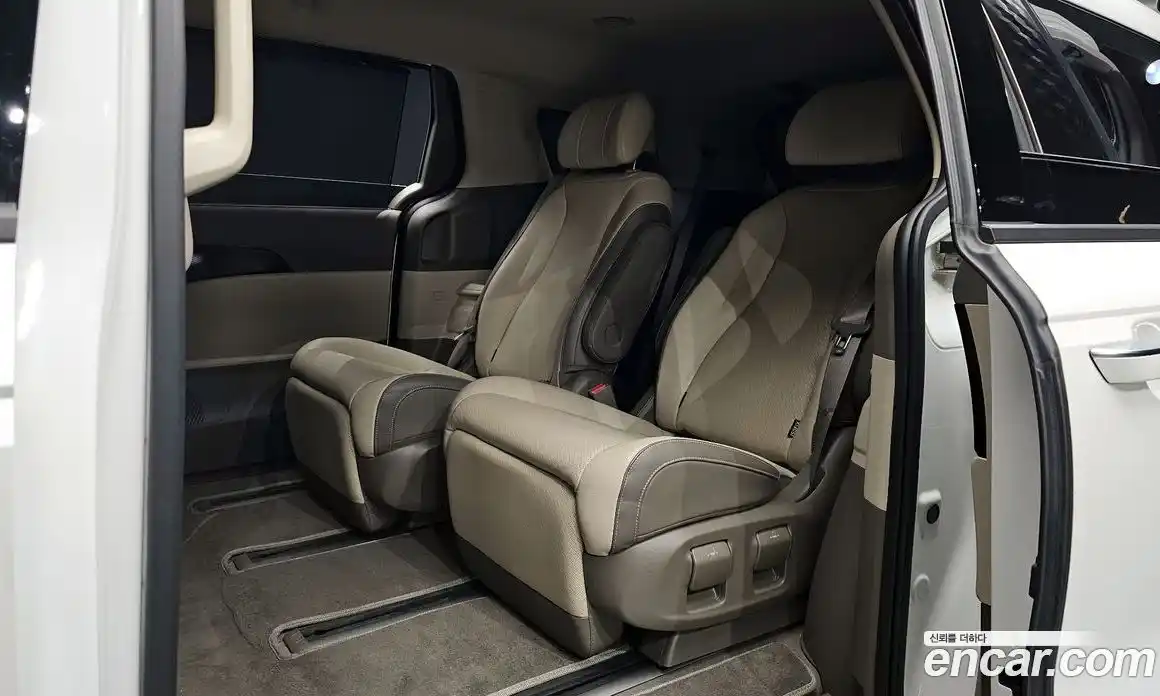 Kia Canival 2023 3.5 Автомат в Москве № 1173310, фото 11