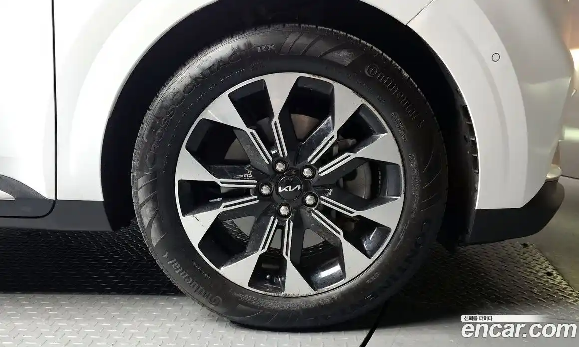 Kia Canival 2023 3.5 Автомат в Москве № 1173310, фото 4