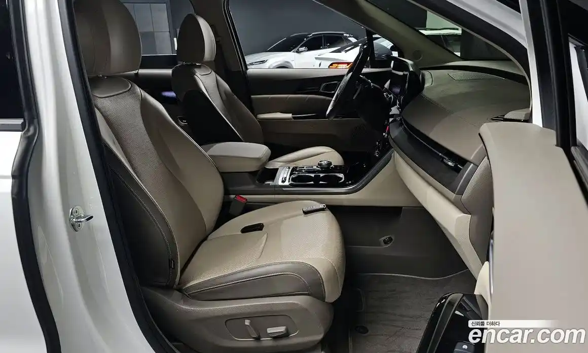 Kia Canival 2023 3.5 Автомат в Москве № 1173310, фото 9