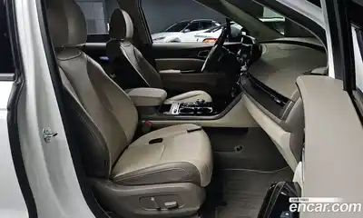 Kia Canival 2023 3.5 Автомат в Москве № 1173310, миниатюра 9