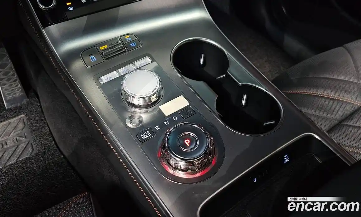 Genesis GV70 2024 2.5 Автомат в Москве № 1173363, фото 9