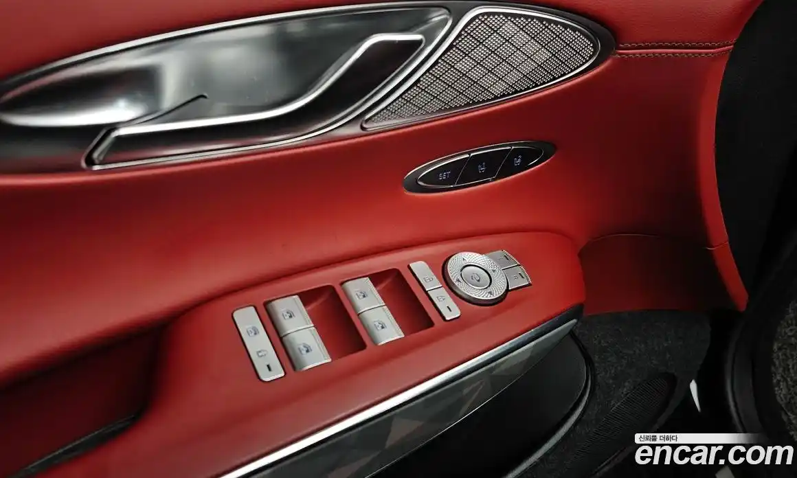 Genesis GV70 2024 2.5 Автомат в Москве № 1173373, фото 17