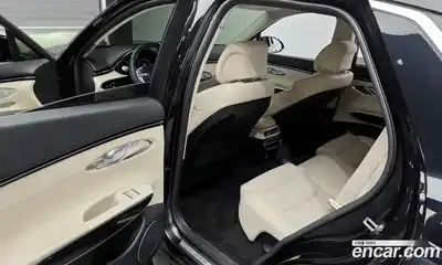 Genesis GV70 2023 2.5 гидро в Москве № 1173524, миниатюра 11