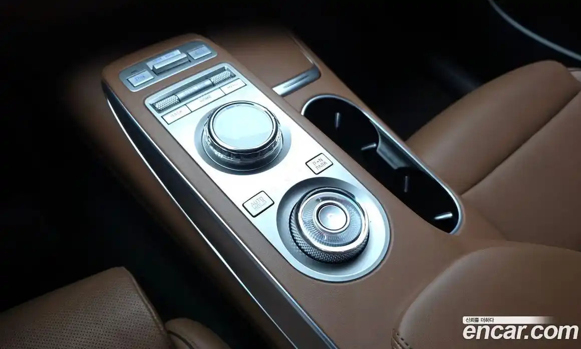 Genesis GV70 2021 2.2 Автомат в Москве № 1173602, фото 9