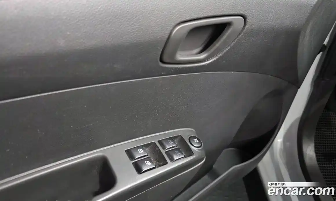 Chevrolet Spark 2012 1.0 Механическая в Москве № 1190181, фото 16