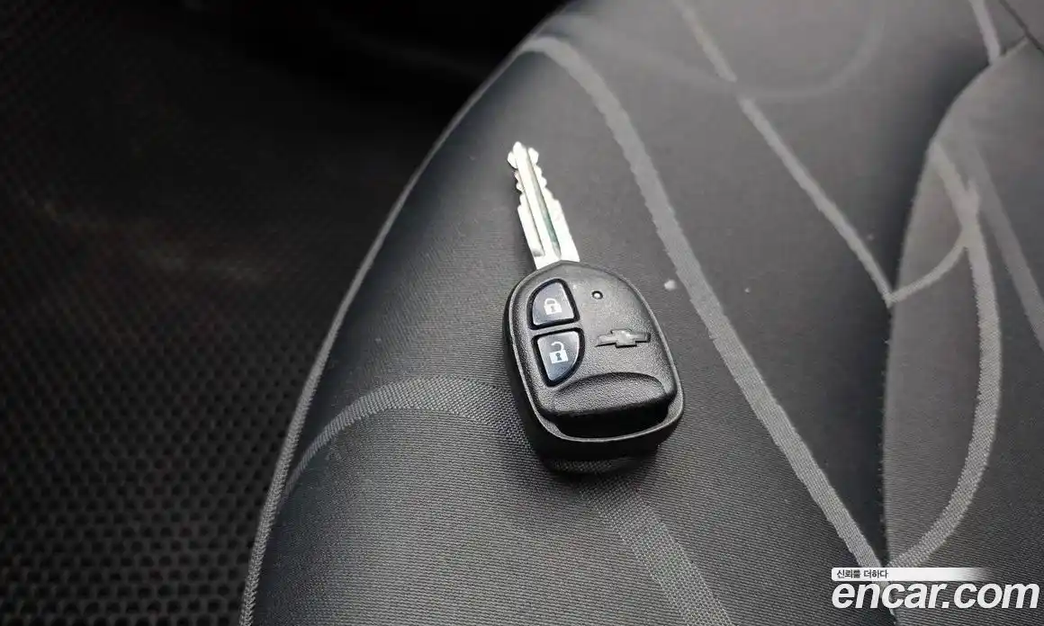 Chevrolet Spark 2012 1.0 Механическая в Москве № 1190181, фото 17