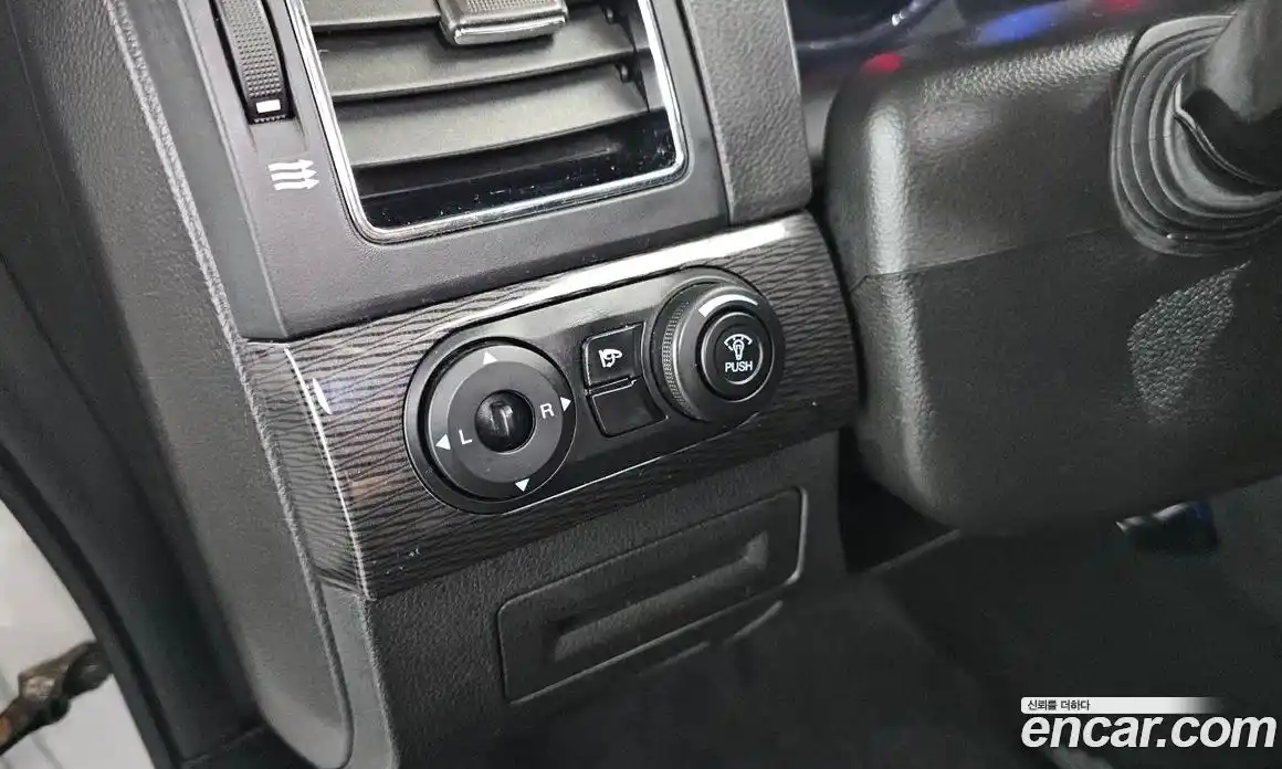 Chevrolet Captiva 2015 2.0 Автомат в Москве № 1190273, фото 16