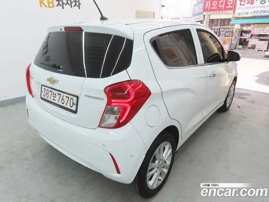 Chevrolet Spark 2020 1.0 Автомат в Москве № 1190336, фото 2
