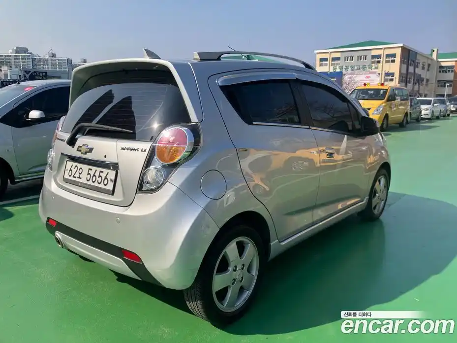 Chevrolet Spark 2011 1.0 Автомат в Москве № 1190561, фото 3