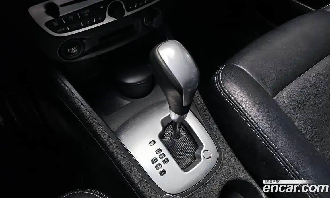 Renault SM3 2009 1.6 гидро в Москве № 1191056, фото 9