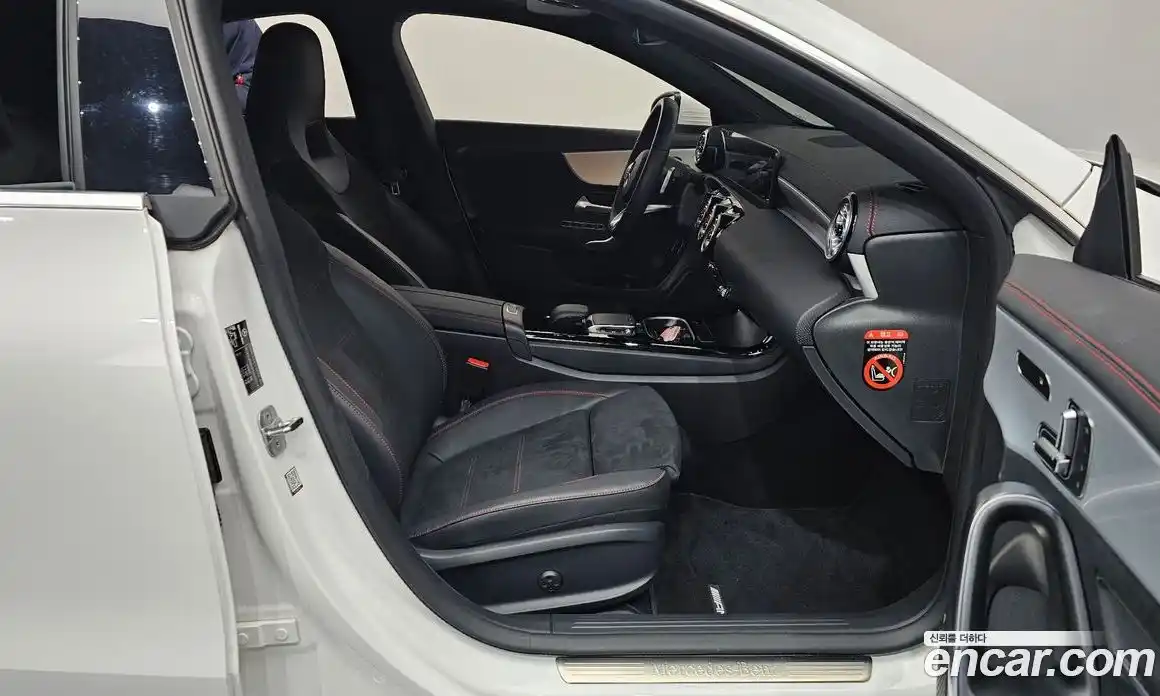 Mercedes-Benz CLA-Class 2022 2.0 Автомат в Москве № 1193849, фото 11