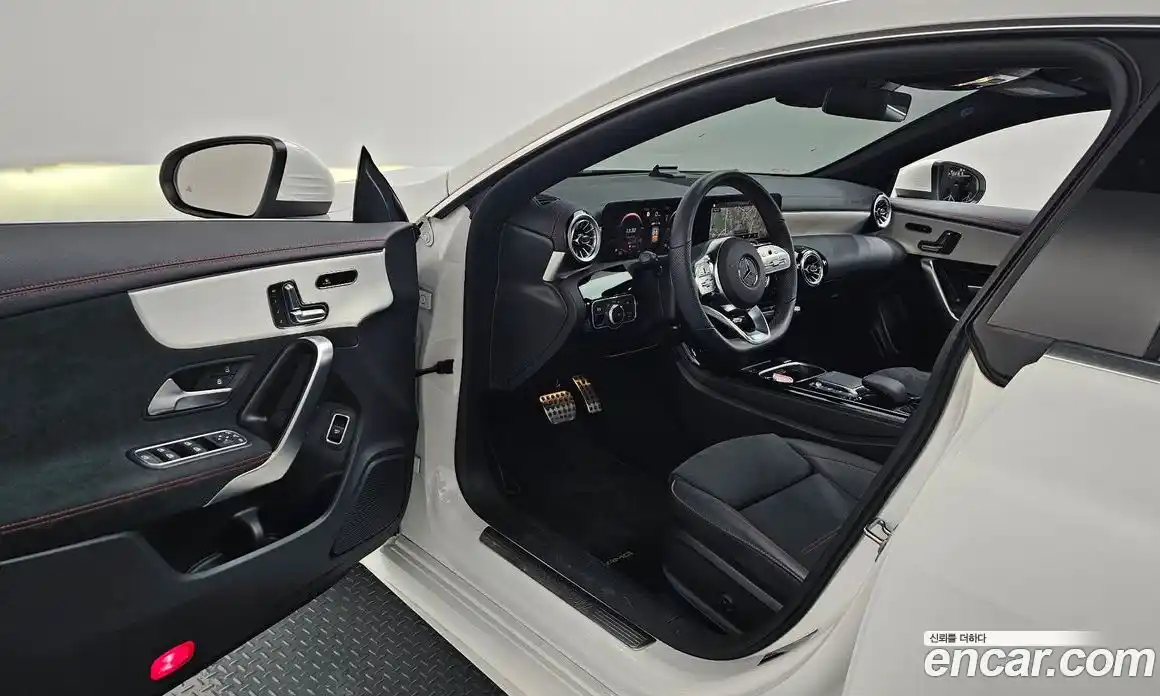 Mercedes-Benz CLA-Class 2022 2.0 Автомат в Москве № 1193849, фото 10