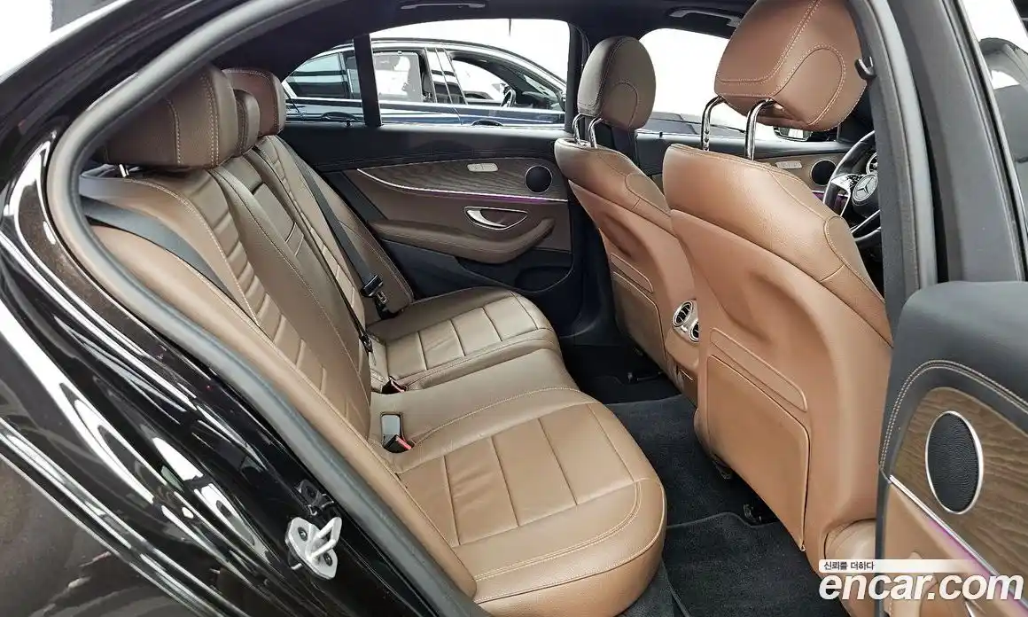 Mercedes-Benz E-Class 2023 2.0 гидро в Москве, фото 12