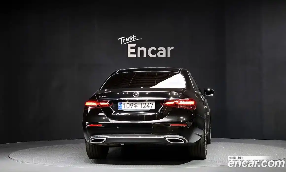 Mercedes-Benz E-Class 2023 2.0 гидро в Москве, фото 4