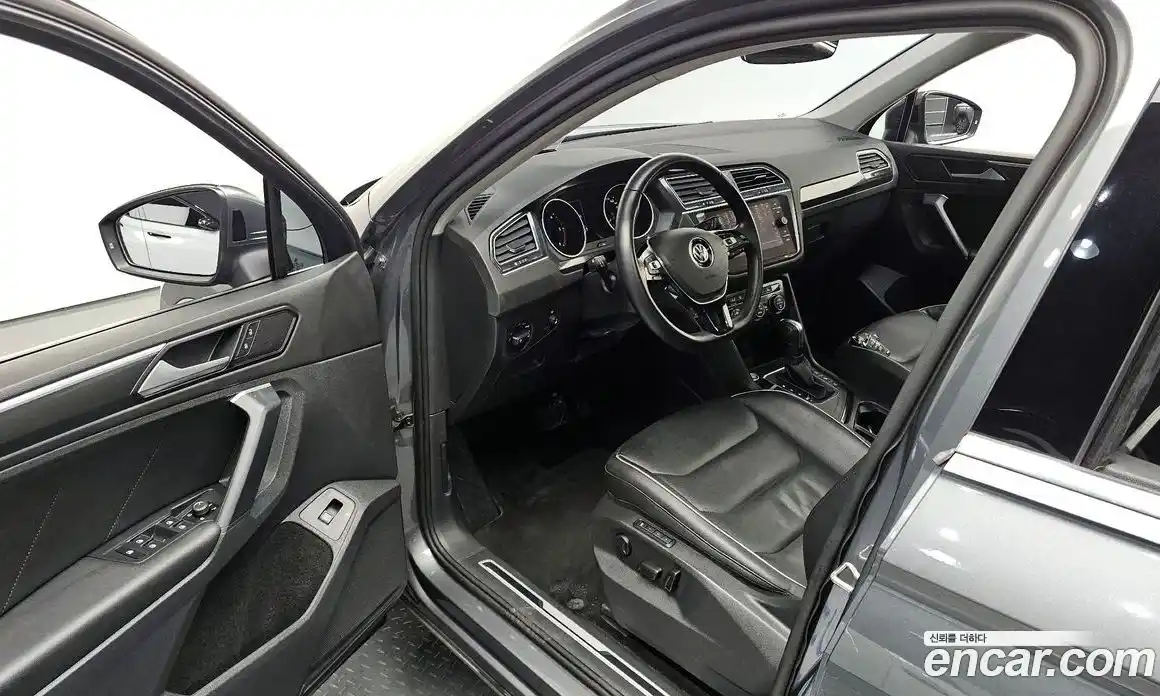 Volkswagen Tiguan 2019 2.0 гидро в Москве № 1197956, фото 11