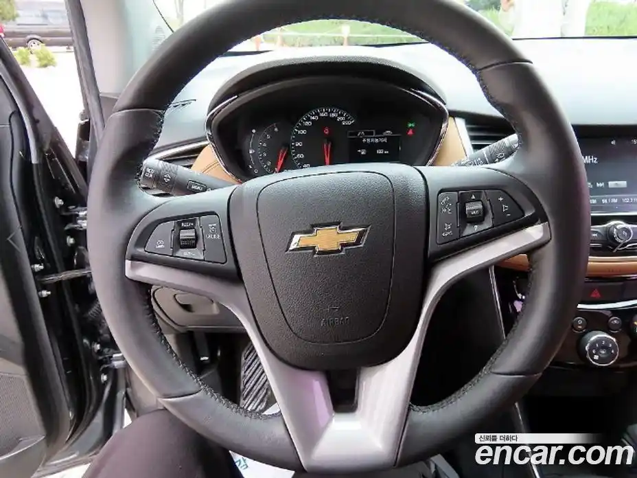 Chevrolet Trax 2016 1.6 гидро в Москве № 857909, фото 9
