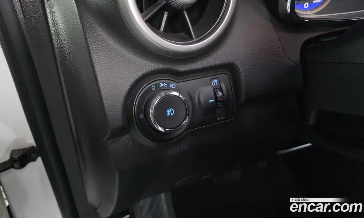 Chevrolet Trax 2015 1.6 Автомат в Москве № 1190295, фото 18