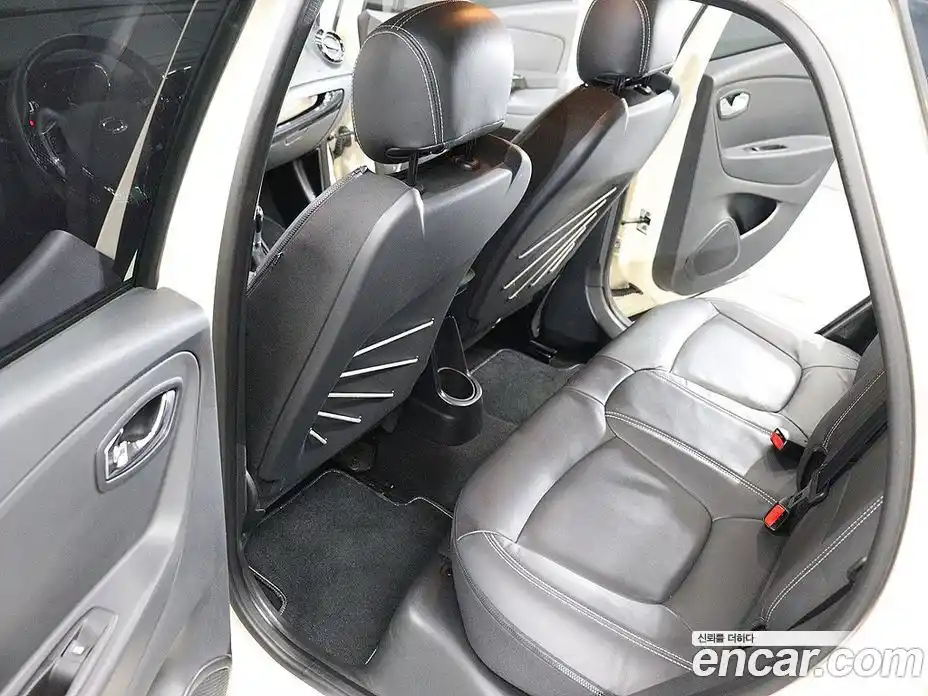 Renault QM3 2015 1.5 гидро в Москве № 1191114, фото 9