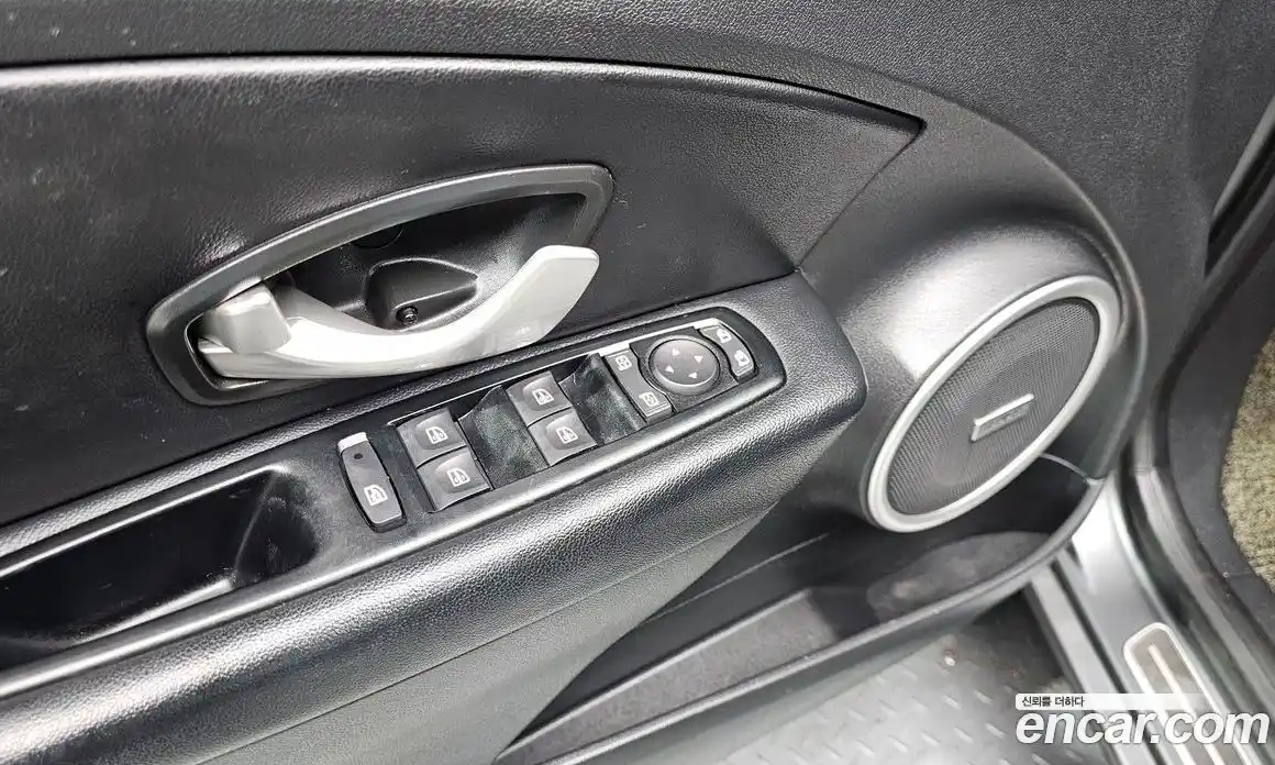 Renault SM3 2015 1.6 гидро в Москве № 1191414, фото 18