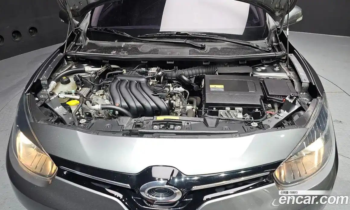 Renault SM3 2015 1.6 гидро в Москве № 1191414, фото 6