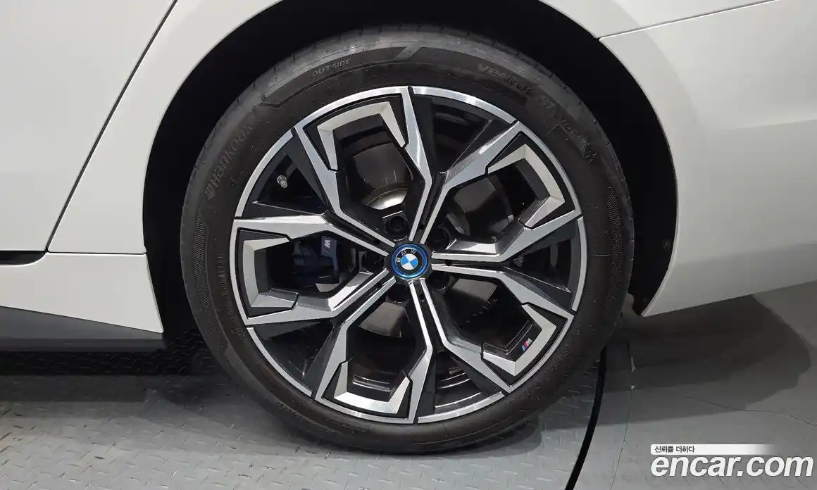 BMW i4 2023 0.2 Автомат в Москве № 1192348, фото 5