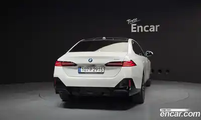 BMW 5-Series 2024 2.0 Автомат в Москве № 1192480, миниатюра 4