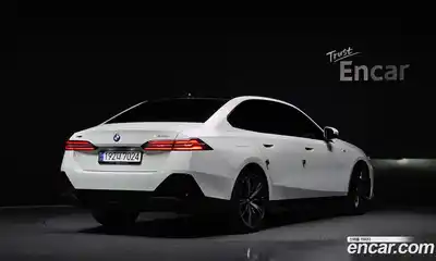 BMW 5-Series 2024 2.0 Автомат в Москве № 1192785, миниатюра 2