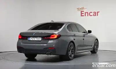 BMW 5-Series 2022 2.0 Автомат в Москве № 1193290, миниатюра 2