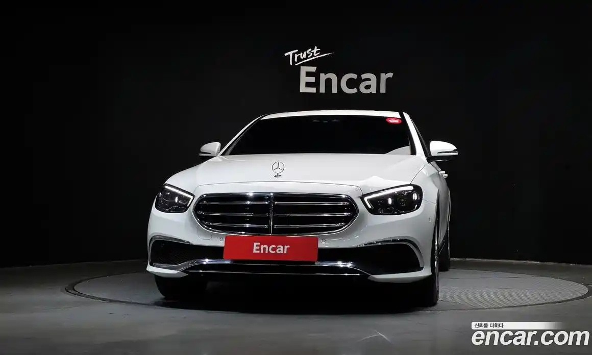 Mercedes-Benz E-Class 2022 2.0 гидро в Москве, фото 3