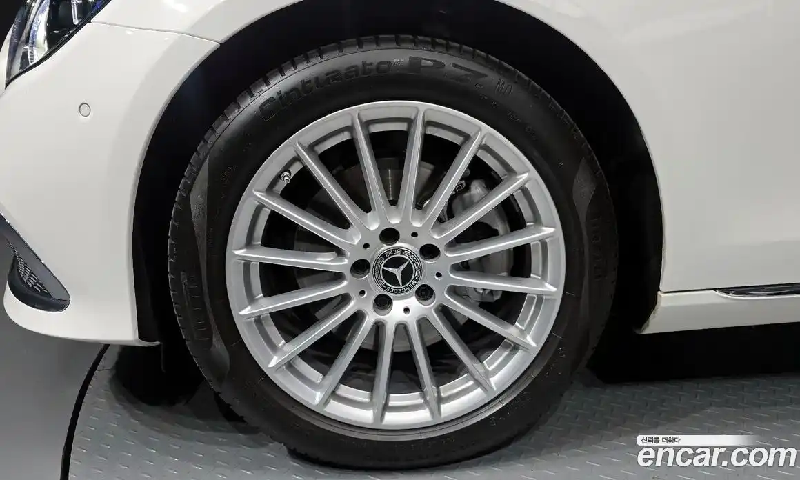 Mercedes-Benz E-Class 2023 2.0 гидро в Москве, фото 5