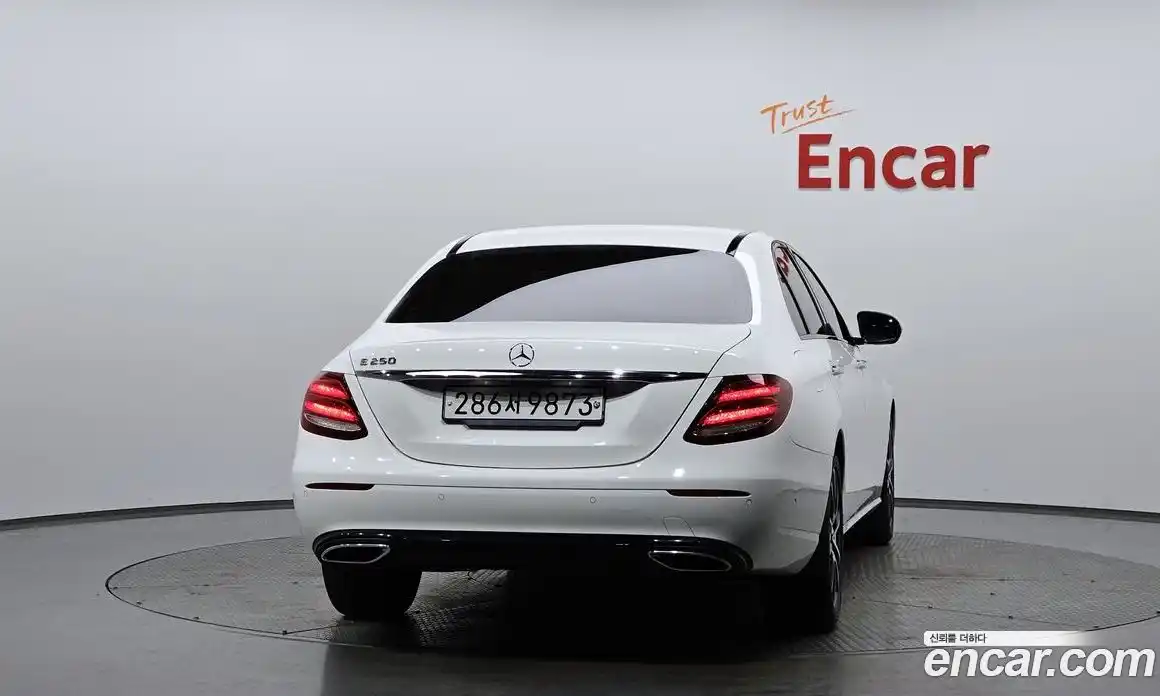 Mercedes-Benz E-Class 2020 2.0 гидро в Москве, фото 4