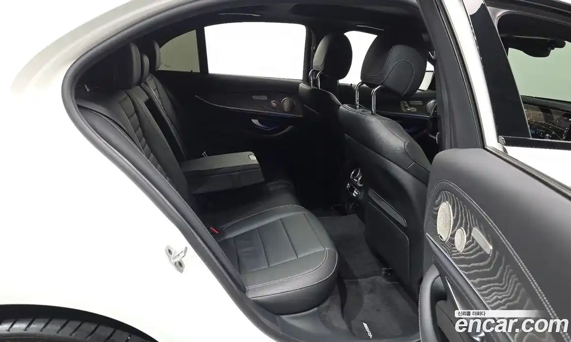 Mercedes-Benz E-Class 2023 2.0 гидро в Москве, фото 12