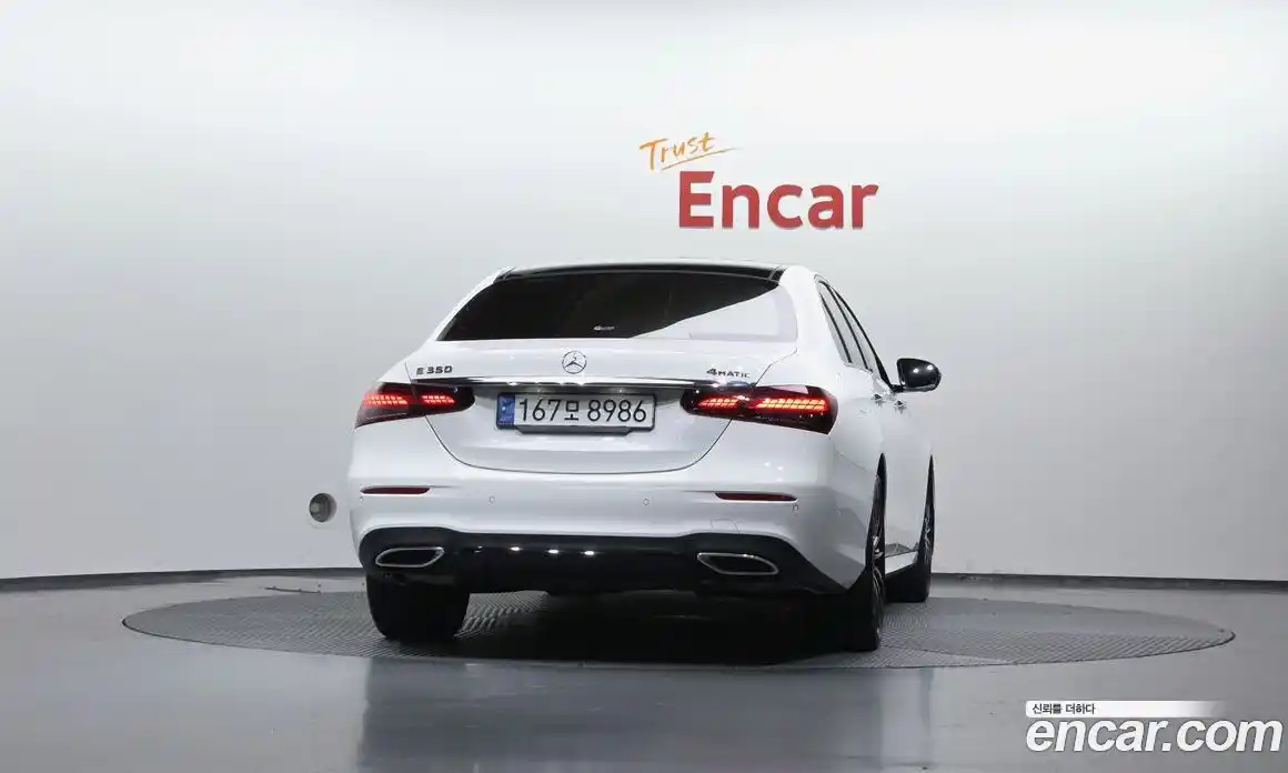 Mercedes-Benz E-Class 2023 2.0 гидро в Москве, фото 4