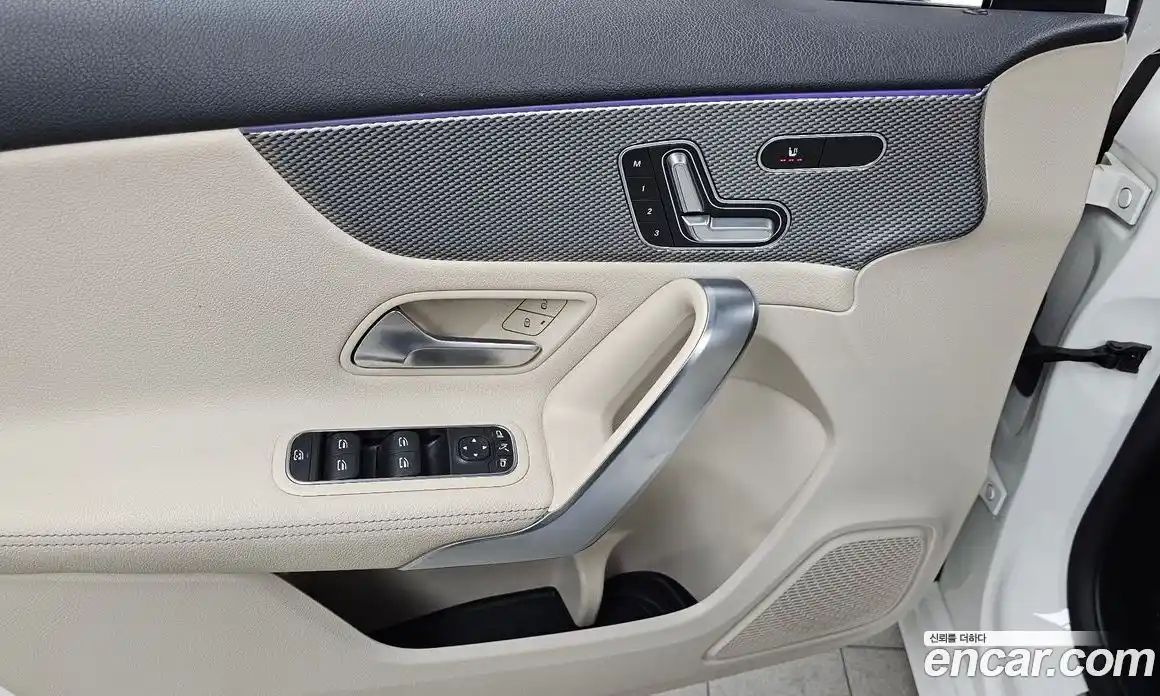 Mercedes-Benz A-Class 2022 2.0 Автомат в Москве № 1194186, фото 14