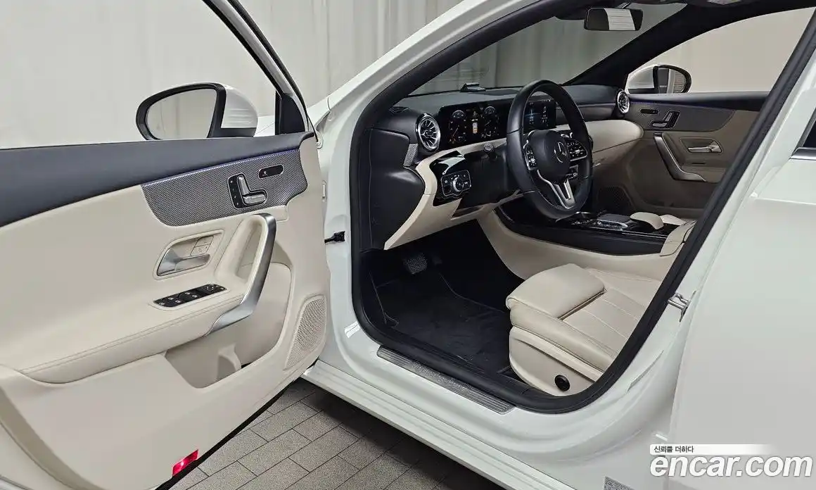 Mercedes-Benz A-Class 2022 2.0 Автомат в Москве № 1194186, фото 10